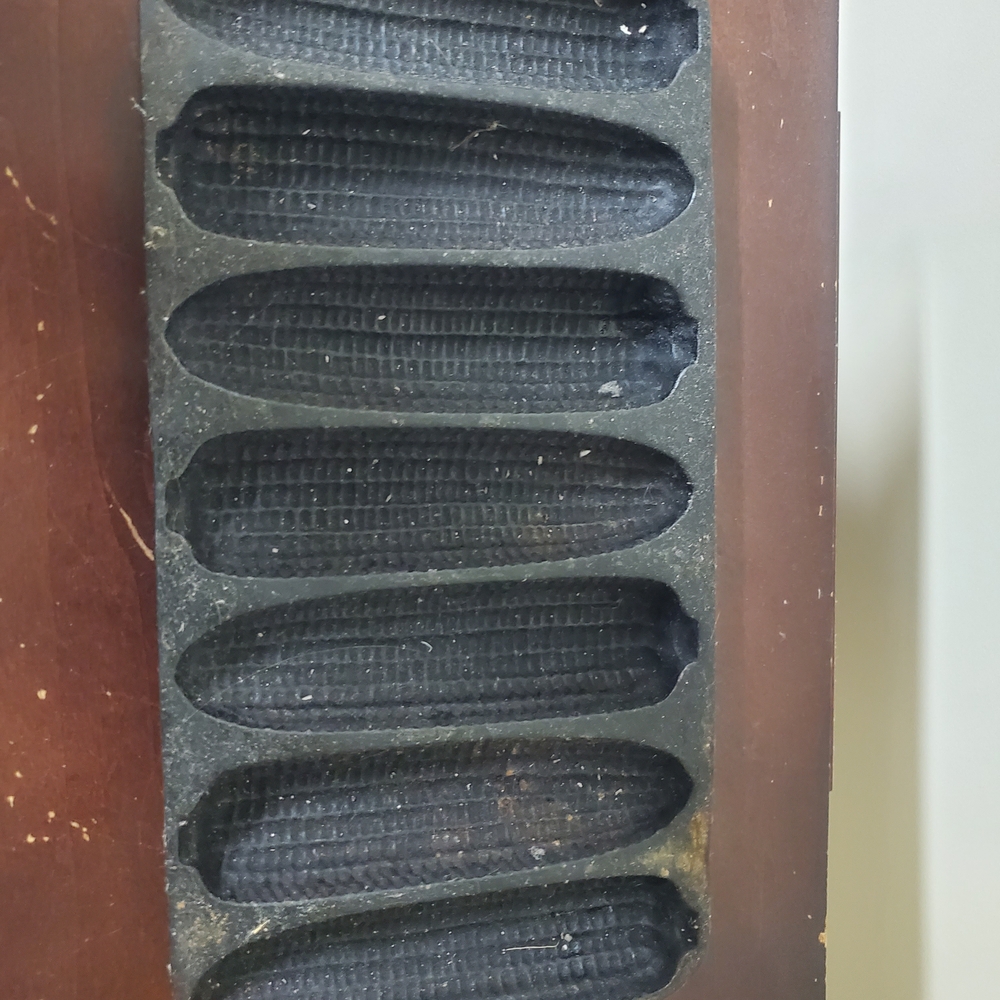 Vintage Cast Iron Cornbread Pan